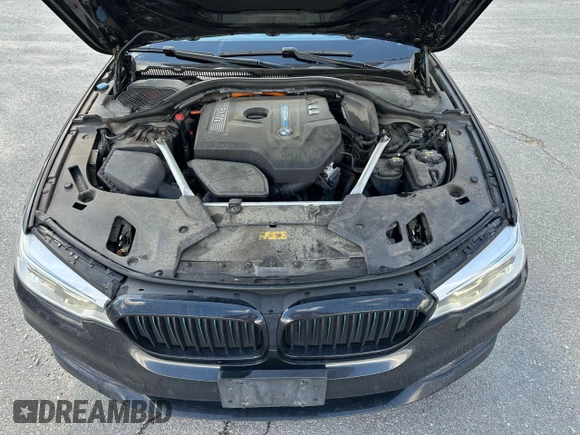 2018 BMW 5 Series 530e xDrive with VIN WBAJB1C57JB084929, listed as a Copart auction lot 50735195 with 139,305 mi miles and Clean Title. Bid and sale history available at carsss.com. Image 5.