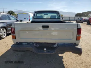 1992 Toyota Pickup z VIN JT4RN81A1N0094217, wystawiony jako Copart lot #56062545 z przebiegiem 242 256 mil mil oraz Szkoda całkowita • Salvage title. Historia ofert i sprzedaży dostępna na DreamBid. Obrazek 6.