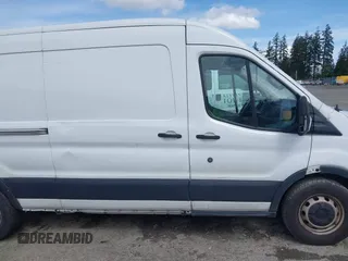 2019 Ford Transit z VIN 1FTBW2CM0KKB30319, wystawiony jako IAAI lot #42003985 z przebiegiem 396 456 mil mil oraz . Historia ofert i sprzedaży dostępna na DreamBid. Obrazek 13.
