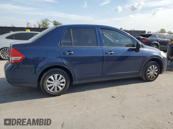 2009 Nissan Versa 1.6 z VIN 3N1CC11E49L476159, wystawiony jako Copart lot #53792025 z przebiegiem 242 459 mil mil oraz Szkoda całkowita • Salvage title. Historia ofert i sprzedaży dostępna na DreamBid. Obrazek 3.
