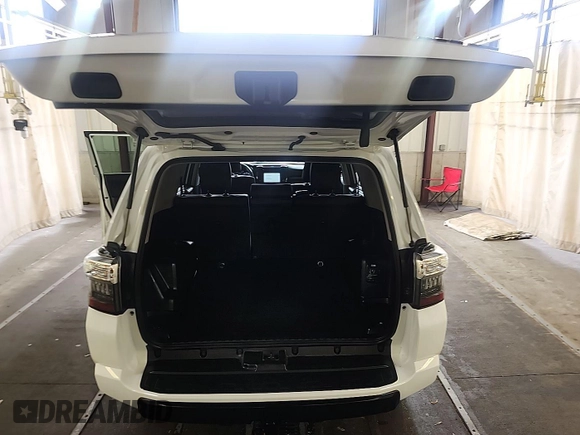 2023 Toyota 4Runner TRD Pro z VIN JTELU5JR4P6107986, wystawiony jako IAAI lot #42575841 z przebiegiem 8 950 mil mil oraz . Historia ofert i sprzedaży dostępna na DreamBid. Obrazek 15.