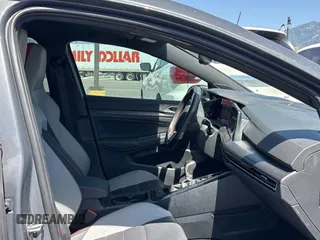 2024 Volkswagen GTI 380 Autobahn с VIN WVWWA7CD6RW167794, выставлен на аукционе Copart как лот 61676215 с пробегом 612 миль миль и Списание • Salvage title. История ставок и продаж доступна на DreamBid. Изображение 5.