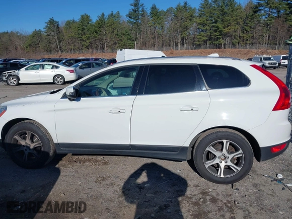 2013 Volvo XC60 T6 with VIN YV4902DZ8D2420737, listed as a IAAI auction lot 41986161 with 165,954 mi miles. Bid and sale history available at carsss.com. Image 14.