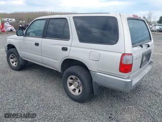 2000 Toyota 4Runner with VIN JT3GM84R7Y0068354, listed as a IAAI auction lot 41900188 with 232,102 mi miles. Bid and sale history available at carsss.com. Image 3.
