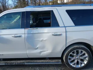 2019 Ford Expedition Max Platinum with VIN 1FMJK1MTXKEA53377, listed as a IAAI auction lot 41581972 with 68,022 mi miles and . Bid and sale history available at DreamBid. Image 17.