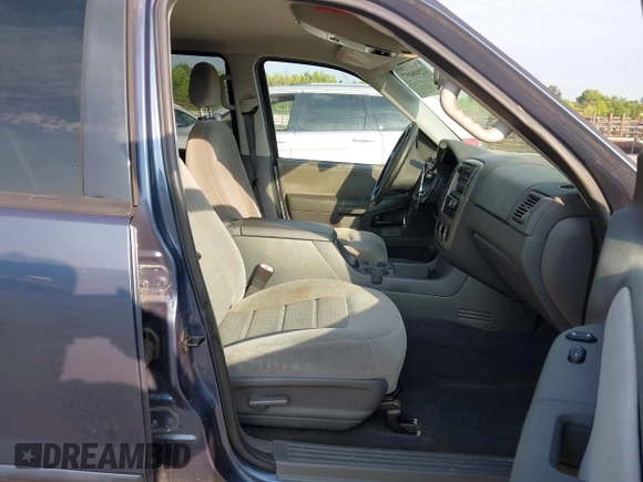 2005 Ford Explorer XLT с VIN 1FMZU73W25UA75010, выставлен на аукционе IAAI как лот 42508037 с пробегом 276 352 миль миль и . История ставок и продаж доступна на DreamBid. Изображение 5.