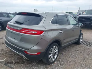 2017 Lincoln MKC Select with VIN 5LMCJ2C92HUL34916, listed as a IAAI auction lot 42024355 with 34,242 mi miles and . Bid and sale history available at DreamBid. Image 4.