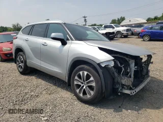 2021 Toyota Highlander XLE with VIN 5TDGZRBH3MS113004, listed as a Copart auction lot 59550405 with Not provided miles and Salvage title. Bid and sale history available at DreamBid. Image 4.