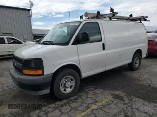 2017 Chevrolet Express Cargo z VIN 1GCWGAFGXH1135198, wystawiony jako Copart lot #55678375 z przebiegiem 139 273 mil mil oraz Szkoda całkowita • Salvage title. Historia ofert i sprzedaży dostępna na DreamBid. Obrazek 1.