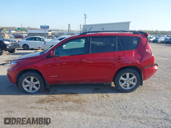 2008 Toyota RAV4 Limited z VIN JTMZK31V585021728, wystawiony jako IAAI lot #41975062 z przebiegiem Nie podano mil oraz . Historia ofert i sprzedaży dostępna na DreamBid. Obrazek 14.