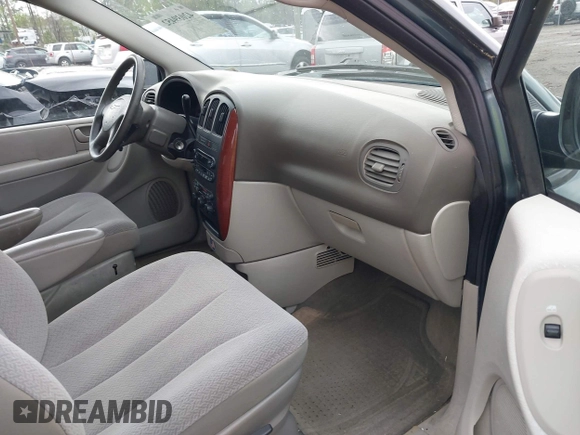 2006 Chrysler Town & Country LX with VIN 2A4GP44R96R615942, listed as a IAAI auction lot 42039452 with 158,009 mi miles and . Bid and sale history available at DreamBid. Image 5.