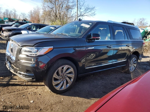 2023 Lincoln Navigator L Reserve with VIN 5LMJJ3LG6PEL16195, listed as a Copart auction lot 82288124 with 23,021 mi miles and Salvage Title. Bid and sale history available at carsss.com. Image 1.