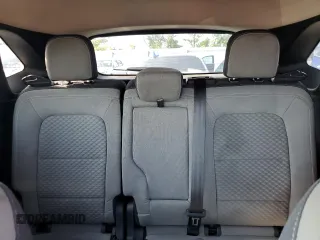 2020 Ford Escape SE z VIN 1FMCU9G60LUB71341, wystawiony jako Copart lot #64753865 z przebiegiem 138 490 mil mil oraz Czysty tytuł • Clean title. Historia ofert i sprzedaży dostępna na DreamBid. Obrazek 10.