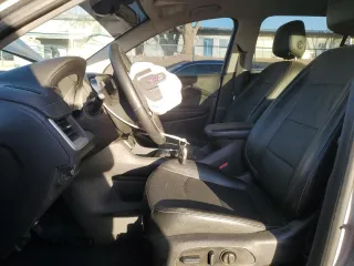 2023 GMC Terrain SLT z VIN 3GKALVEGXPL144266, wystawiony jako Copart lot #47568015 z przebiegiem 30 084 mil mil oraz Szkoda całkowita • Salvage title. Historia ofert i sprzedaży dostępna na DreamBid. Obrazek 7.