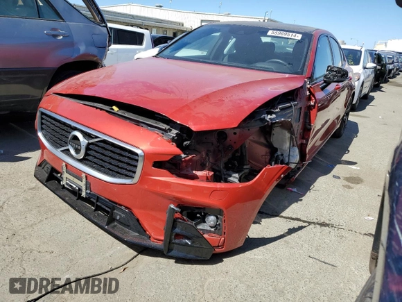 2019 Volvo S60 R-Design with VIN 7JR102FM1KG004368, listed as a Copart auction lot 55969514 with 39,872 mi miles and Salvage Title. Bid and sale history available at carsss.com. Image 1.