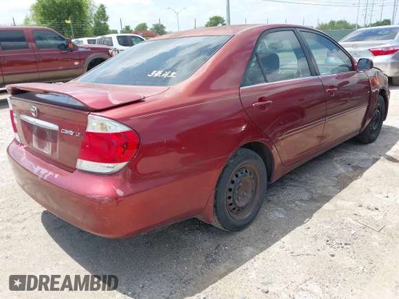 2005 Toyota Camry STD z VIN 4T1BE32K75U021742, wystawiony jako IAAI lot #42525204 z przebiegiem 235 645 mil mil oraz . Historia ofert i sprzedaży dostępna na DreamBid. Obrazek 4.
