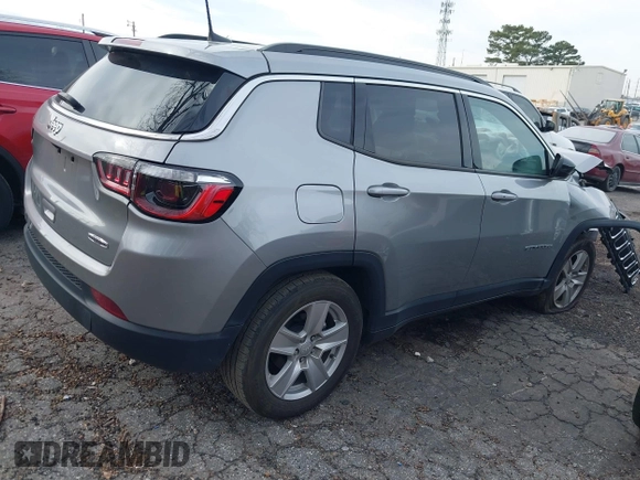 2022 Jeep Compass Latitude with VIN 3C4NJCBB9NT192399, listed as a IAAI auction lot 41598989 with 48,223 mi miles and . Bid and sale history available at carsss.com. Image 4.