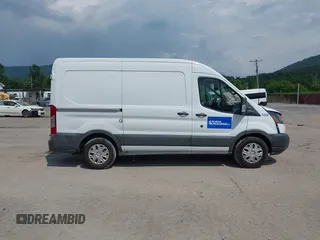 2018 Ford Transit z VIN 1FTYE1CM1JKA97062, wystawiony jako IAAI lot #42728269 z przebiegiem 103 586 mil mil oraz . Historia ofert i sprzedaży dostępna na DreamBid. Obrazek 13.