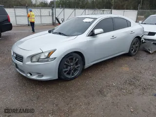 2014 Nissan Maxima 3.5 S with VIN 1N4AA5AP0EC482412, listed as a IAAI auction lot 41735418 with 182,830 mi miles. Bid and sale history available at carsss.com. Image 2.