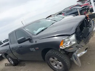 2020 Ram 1500 Tradesman z VIN 1C6RR6FT7LS146154, wystawiony jako IAAI lot #42040792 z przebiegiem 42 611 mil mil oraz . Historia ofert i sprzedaży dostępna na DreamBid. Obrazek 13.