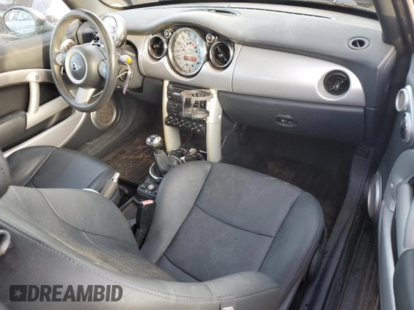 2008 MINI Convertible с VIN WMWRF33518TF68461, выставлен на аукционе Copart как лот 84168304 с пробегом 153 964 миль миль и Списание • Salvage title. История ставок и продаж доступна на DreamBid. Изображение 8.