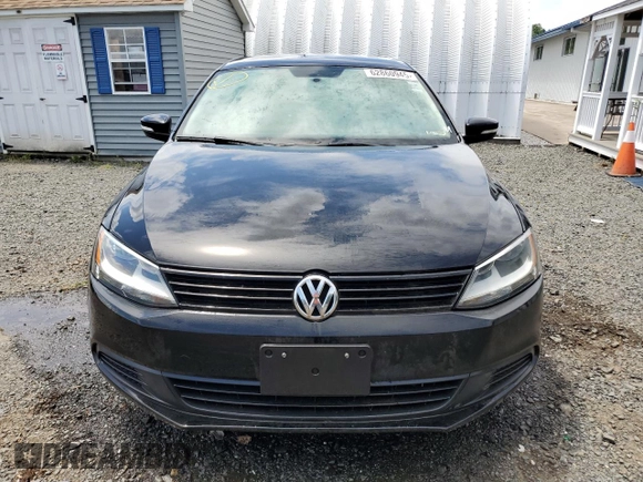 2014 Volkswagen Jetta SE with VIN 3VWD17AJ5EM239169, listed as a Copart auction lot 62860945 with 172,386 mi miles and Clean title. Bid and sale history available at DreamBid. Image 5.