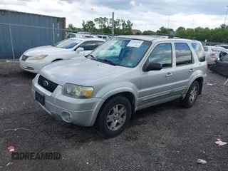 2005 Ford Escape Limited z VIN 1FMCU94195KB15941, wystawiony jako IAAI lot #42182691 z przebiegiem 193 304 mil mil oraz . Historia ofert i sprzedaży dostępna na DreamBid. Obrazek 2.