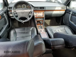 1995 Mercedes-Benz E Class with VIN WDBEA32E0SC180075, listed as a Copart auction lot 78734204 with 268,276 mi miles and Clean Title. Bid and sale history available at carsss.com. Image 8.