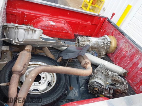 2000 Chevrolet Silverado 1500 LT with VIN 1GCEK19T8YE149256, listed as a IAAI auction lot 42170413 with 239,599 mi miles and . Bid and sale history available at DreamBid. Image 12.