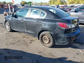 2013 Mazda 3 i Sport z VIN JM1BL1UP4D1779402, wystawiony jako IAAI lot #40728106 z przebiegiem 166 981 mil mil oraz . Historia ofert i sprzedaży dostępna na DreamBid. Obrazek 3.