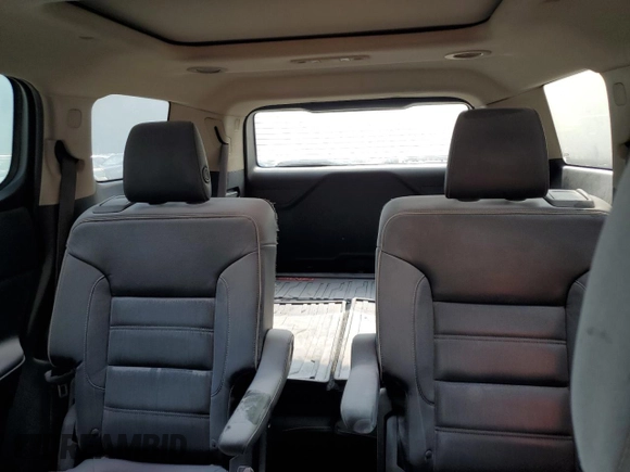 2017 GMC Acadia Denali z VIN 1GKKNXLS2HZ246656, wystawiony jako Copart lot #51754575 z przebiegiem Nie podano mil oraz Szkoda całkowita • Salvage title. Historia ofert i sprzedaży dostępna na DreamBid. Obrazek 10.