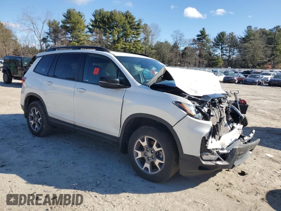2022 Honda Passport TrailSport with VIN 5FNYF8H61NB013535, listed as a Copart auction lot 50949555 with 45,172 mi miles and Clean title. Bid and sale history available at DreamBid. Image 4.