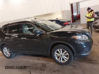 2016 Nissan Rogue SV with VIN KNMAT2MV0GP615985, listed as a IAAI auction lot 41540164 with 133,129 mi miles. Bid and sale history available at carsss.com. Image 13.