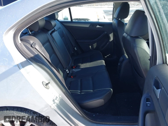 2014 Volkswagen Jetta TDI w/Premium/Nav z VIN 3VWLL7AJXEM382611, wystawiony jako IAAI lot #41609335 z przebiegiem 120 000 mil mil oraz . Historia ofert i sprzedaży dostępna na DreamBid. Obrazek 8.