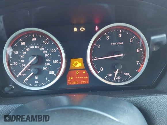 2014 BMW X6 xDrive35i with VIN 5UXFG2C52E0C45044, listed as a IAAI auction lot 41711013 with 120,840 mi miles. Bid and sale history available at carsss.com. Image 7.