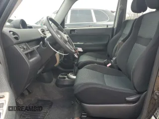 2006 Scion xB z VIN JTLKT334464111057, wystawiony jako Copart lot #54346745 z przebiegiem 99 599 mil mil oraz Szkoda całkowita • Salvage title. Historia ofert i sprzedaży dostępna na DreamBid. Obrazek 7.