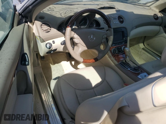 2008 Mercedes-Benz SL 550 z VIN WDBSK71FX8F137257, wystawiony jako Copart lot #76178034 z przebiegiem 28 123 mil mil oraz Nie do naprawy • Non repairable. Historia ofert i sprzedaży dostępna na DreamBid. Obrazek 8.