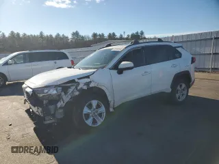 2019 Toyota RAV4 XLE with VIN JTMW1RFV4KD021007, listed as a Copart auction lot 82208754 with 96,998 mi miles and Salvage Title. Bid and sale history available at carsss.com. Image 1.