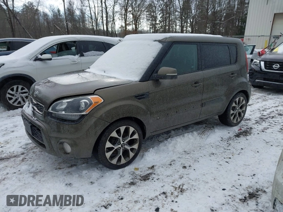 2013 Kia Soul ! with VIN KNDJT2A67D7551081, listed as a IAAI auction lot 41447711 with 181,664 mi miles. Bid and sale history available at carsss.com. Image 2.