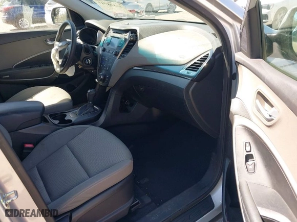 2016 Hyundai Santa Fe SE with VIN KM8SM4HF3GU147425, listed as a IAAI auction lot 41828747 with 90,196 mi miles. Bid and sale history available at carsss.com. Image 5.