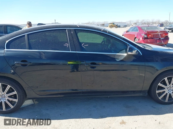 2018 Volvo S60 Inscription Platinum with VIN LYV402HM1JB156380, listed as a IAAI auction lot 41408529 with 106,933 mi miles. Bid and sale history available at carsss.com. Image 12.