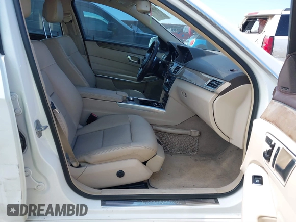 2014 Mercedes-Benz E-Class E 350 Sport with VIN WDDHF5KB6EA900342, listed as a IAAI auction lot 41697608 with 157,330 mi miles. Bid and sale history available at carsss.com. Image 5.