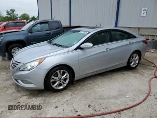 2011 Hyundai Sonata Limited z VIN 5NPEC4AC1BH011138, wystawiony jako Copart lot #56012825 z przebiegiem 126 248 mil mil oraz Szkoda całkowita • Salvage title. Historia ofert i sprzedaży dostępna na DreamBid. Obrazek 1.