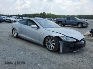 2013 Tesla Model S с VIN 5YJSA1DNXDFP04134, выставлен на аукционе Copart как лот 62660125 с пробегом 150 560 миль миль и Чистый • Clean title. История ставок и продаж доступна на DreamBid. Изображение 4.