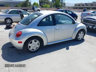 2001 Volkswagen Beetle GLS with VIN 3VWCD21C11M412672, listed as a IAAI auction lot 42336934 with 145,667 mi miles and . Bid and sale history available at DreamBid. Image 4.