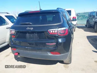 2019 Jeep Compass Trailhawk with VIN 3C4NJDDB1KT671642, listed as a IAAI auction lot 41810138 with 119,029 mi miles and . Bid and sale history available at carsss.com. Image 16.