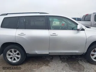 2011 Toyota Highlander with VIN 5TDZK3EH9BS030051, listed as a IAAI auction lot 41436897 with 253,513 mi miles. Bid and sale history available at carsss.com. Image 14.