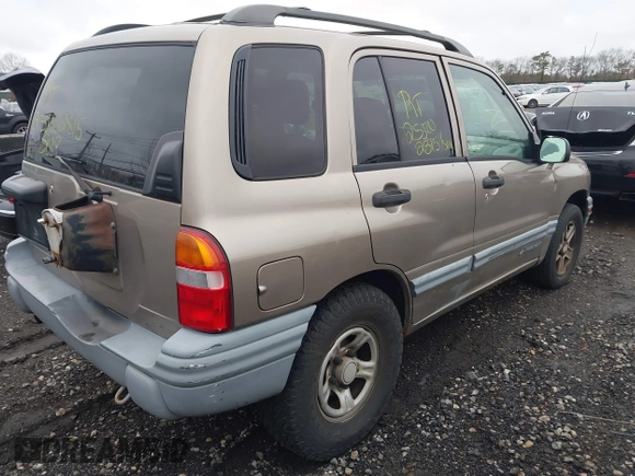 2003 Chevrolet Tracker with VIN 2CNBJ13C236947064, listed as a IAAI auction lot 41820066 with Not provided miles and . Bid and sale history available at DreamBid. Image 4.