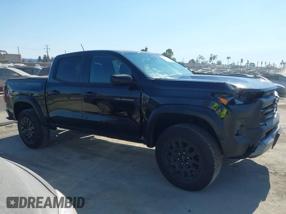 2024 Chevrolet Colorado 4WD Trail Boss z VIN 1GCPTEEK5R1144549, wystawiony jako IAAI lot #42754175 z przebiegiem Nie podano mil oraz . Historia ofert i sprzedaży dostępna na DreamBid. Obrazek 13.