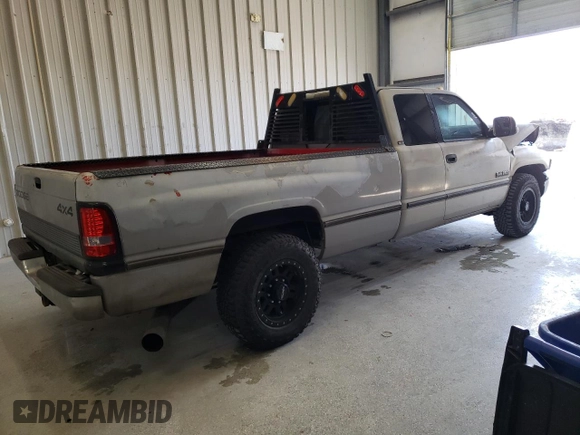1997 Dodge Ram 2500 with VIN 3B7KC23D1VM591552, listed as a Copart auction lot 41504415 with 340,124 mi miles and Salvage Title. Bid and sale history available at carsss.com. Image 3.